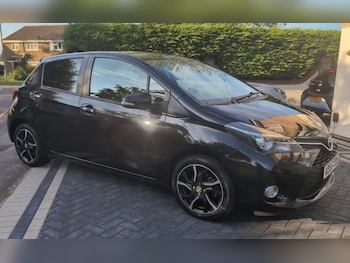 Used Toyota Yaris 2015 for sale - 79089587: Photo