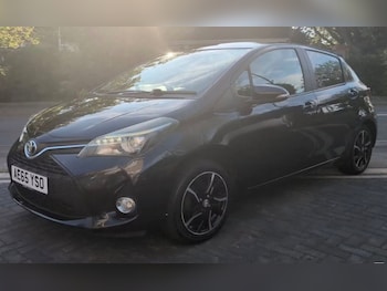 Used Toyota Yaris 2015 for sale - 79089587: Photo