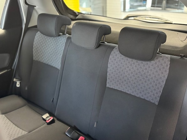 Used Toyota Yaris 2015 for sale - 76210793: Photo 10