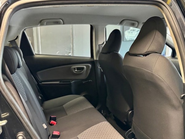 Used Toyota Yaris 2015 for sale - 76210793: Photo 11