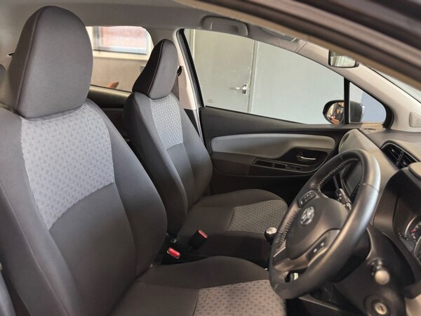 Used Toyota Yaris 2015 for sale - 76210793: Photo 14