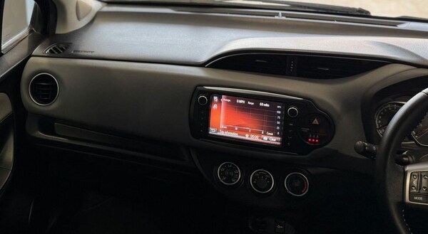 Used Toyota Yaris 2015 for sale - 76210793: Photo 16