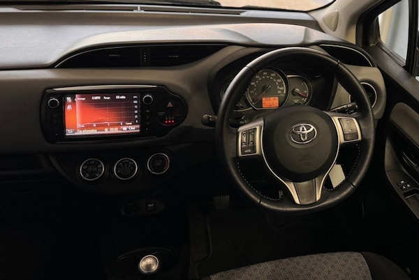 Used Toyota Yaris 2015 for sale - 76210793: Photo 17