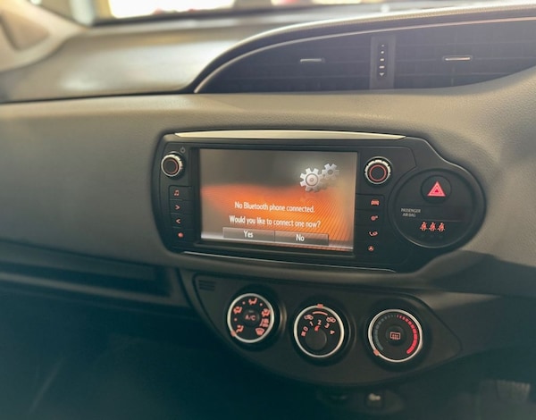 Used Toyota Yaris 2015 for sale - 76210793: Photo 24