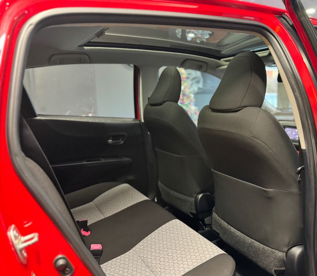 Used Toyota Yaris 2011 for sale - 76910068: Photo 11