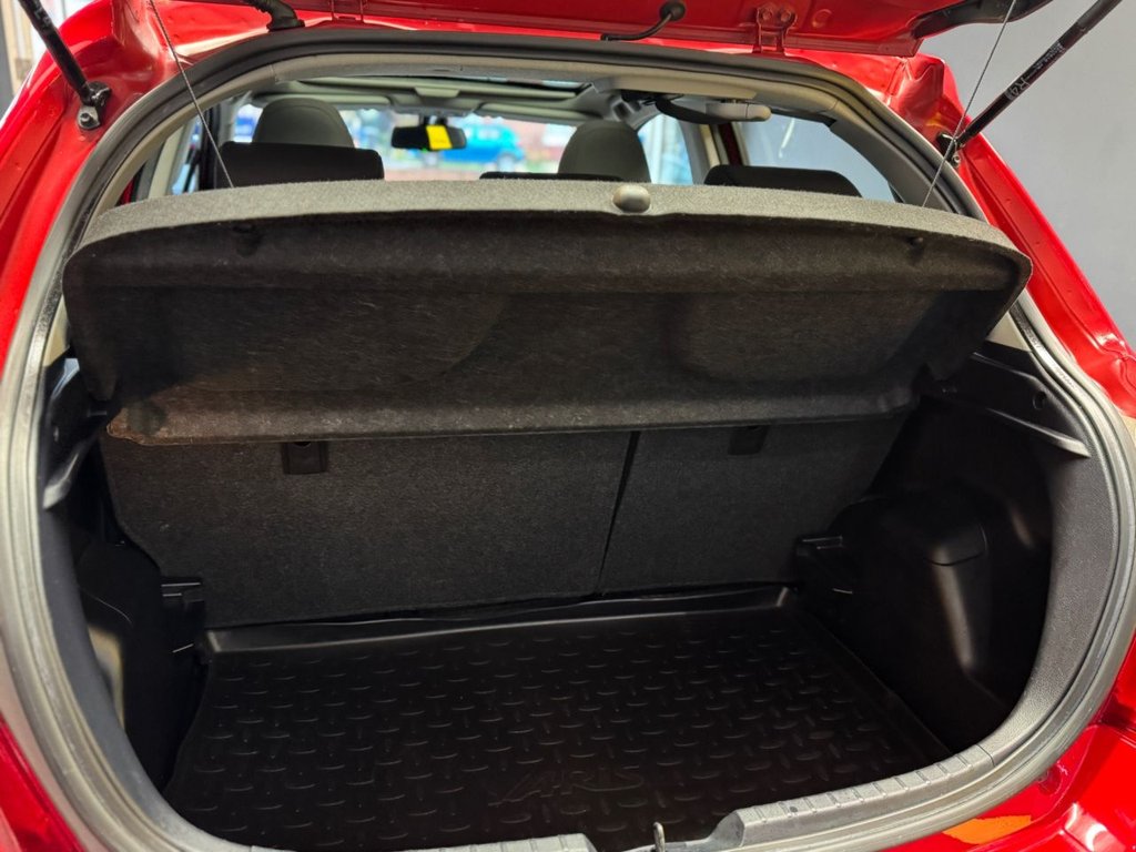 Used Toyota Yaris 2011 for sale - 76910068: Photo 15