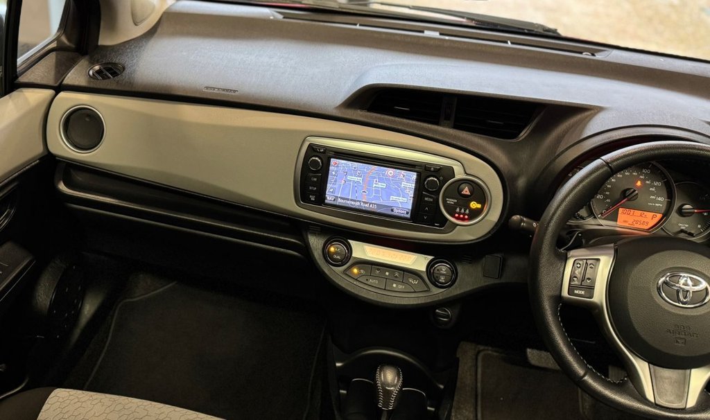 Used Toyota Yaris 2011 for sale - 76910068: Photo 19