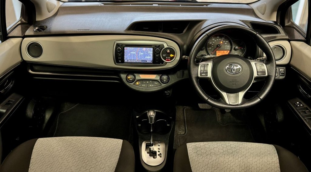 Used Toyota Yaris 2011 for sale - 76910068: Photo 5