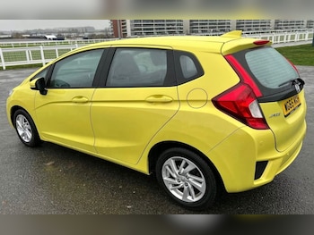 Used Honda Jazz 2015 for sale - 77027341: Photo