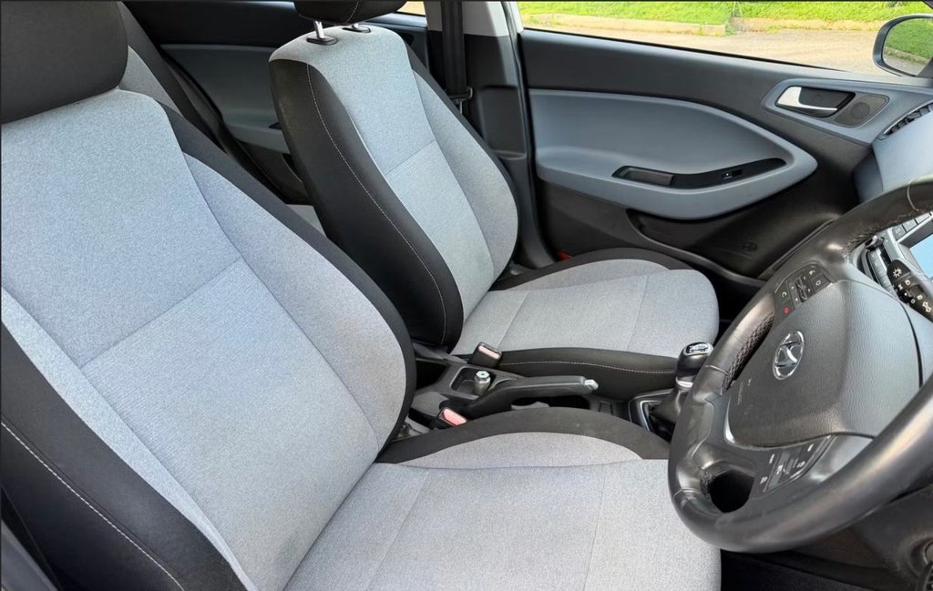 Used Hyundai i20 2015 for sale - 77966798: Photo 5