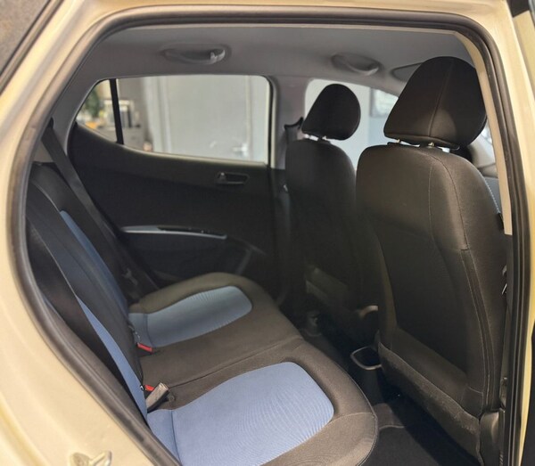 Used Hyundai i10 2015 for sale - 76223393: Photo 11