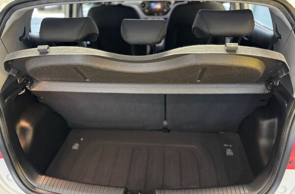 Used Hyundai i10 2015 for sale - 76223393: Photo 15