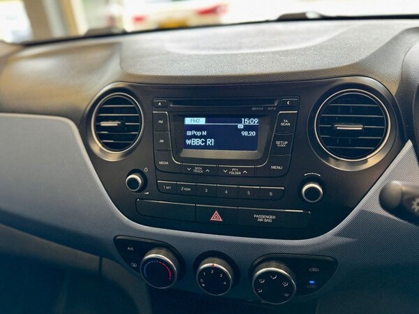 Used Hyundai i10 2015 for sale - 76223393: Photo 24