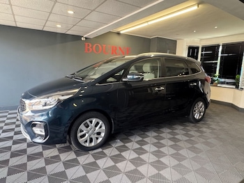 Used Kia Carens 2017 for sale - 79046362: Photo