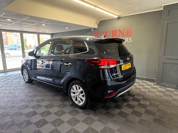 Used Kia Carens 2017 for sale - 79046362: Photo