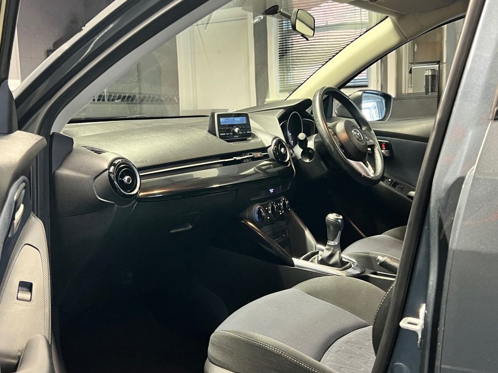 Used Mazda Mazda2 2015 for sale - 76496858: Photo 6