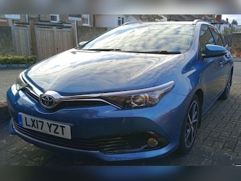 Used Toyota Auris 2017 for sale - 76454484: Photo