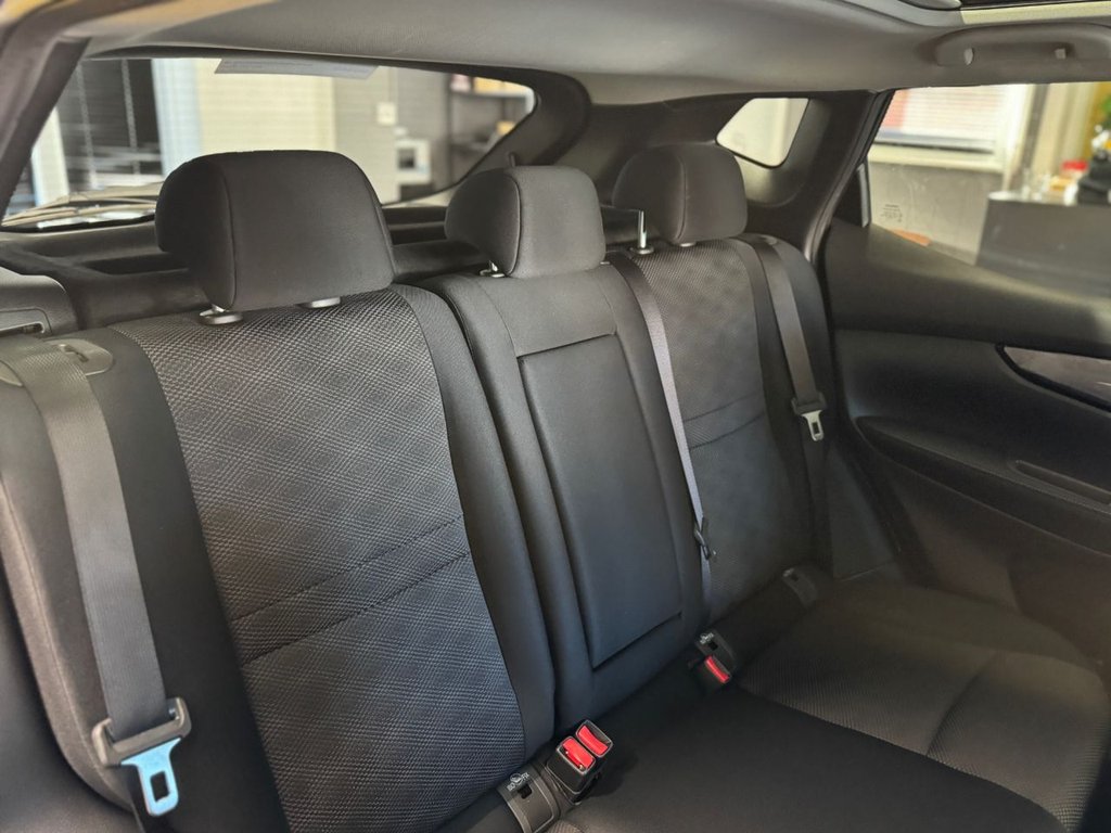 Used Nissan Qashqai 2015 for sale - 76632521: Photo 12