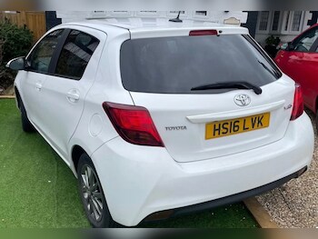 Used Toyota Yaris 2016 for sale - 77765265: Photo