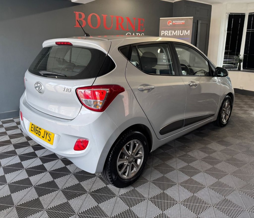 Used Hyundai i10 2017 for sale - 78167609: Photo 4