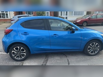 Used Mazda Mazda2 2015 for sale - 77952302: Photo