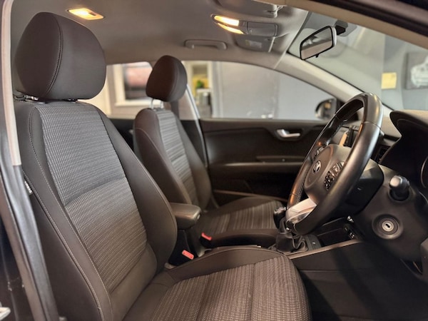 Used Kia Stonic 2018 for sale - 75597292: Photo 13