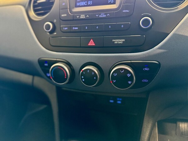 Used Hyundai i10 2016 for sale - 76235971: Photo 18