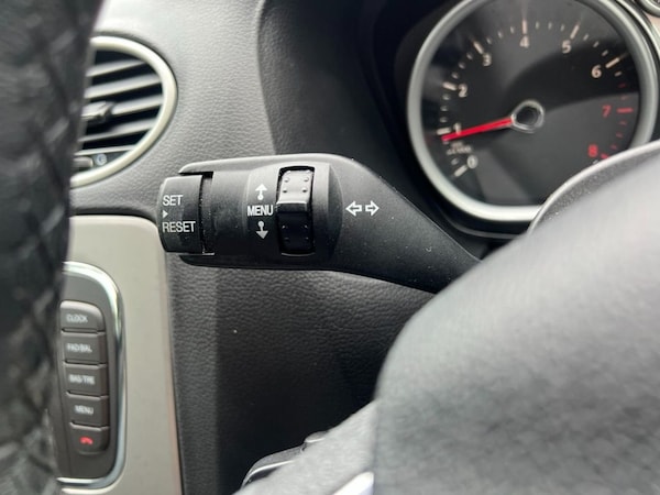 Used Ford Focus 2010 for sale - 75527950: Photo 14