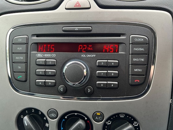 Used Ford Focus 2010 for sale - 75527950: Photo 16