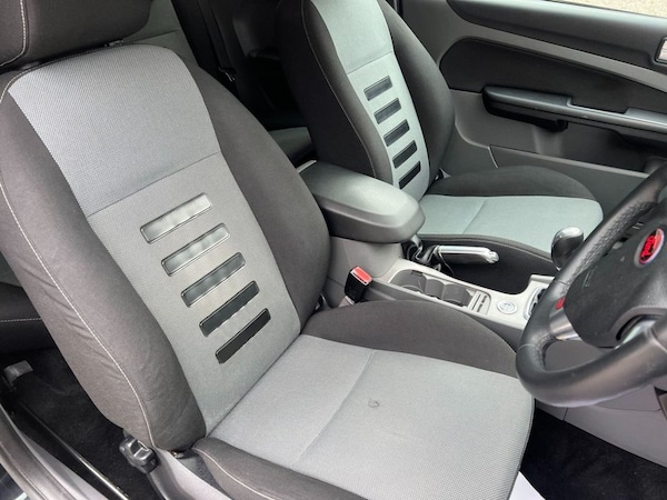 Used Ford Focus 2010 for sale - 75527950: Photo 21