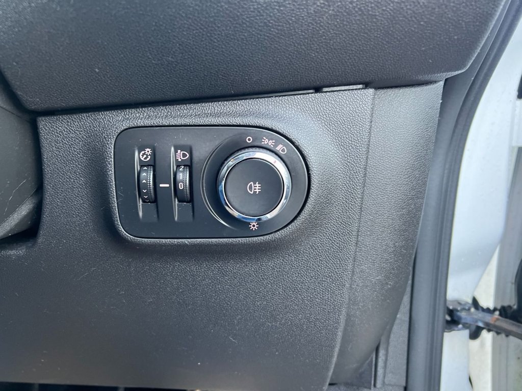 Used Vauxhall Corsa 2016 for sale - 76923507: Photo 11