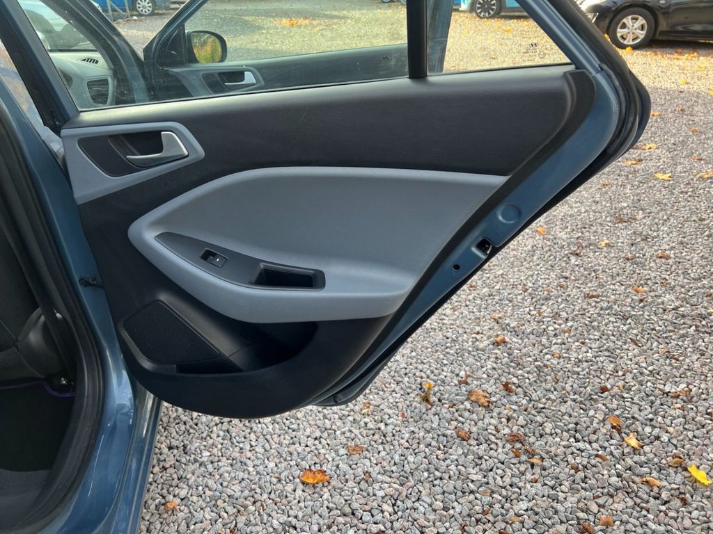 Used Hyundai i20 2017 for sale - 76367963: Photo 31