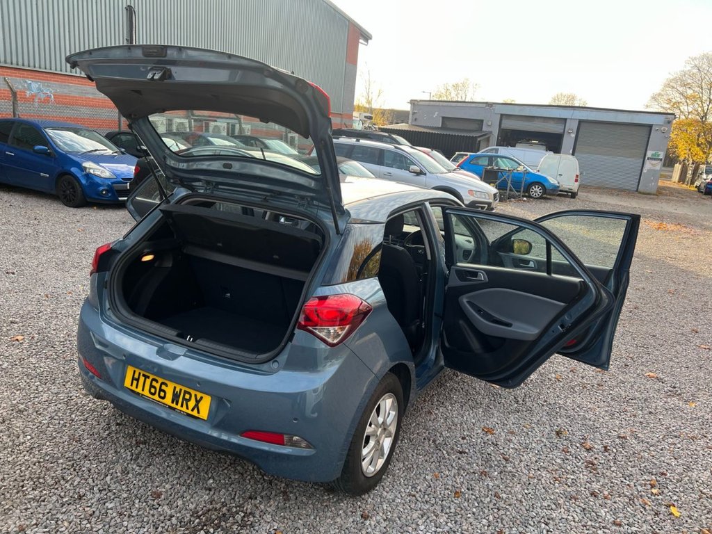 Used Hyundai i20 2017 for sale - 76367963: Photo 39