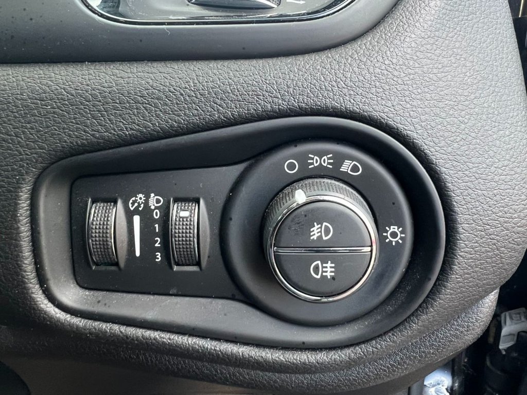 Used Jeep Renegade 2016 for sale - 76841336: Photo 11