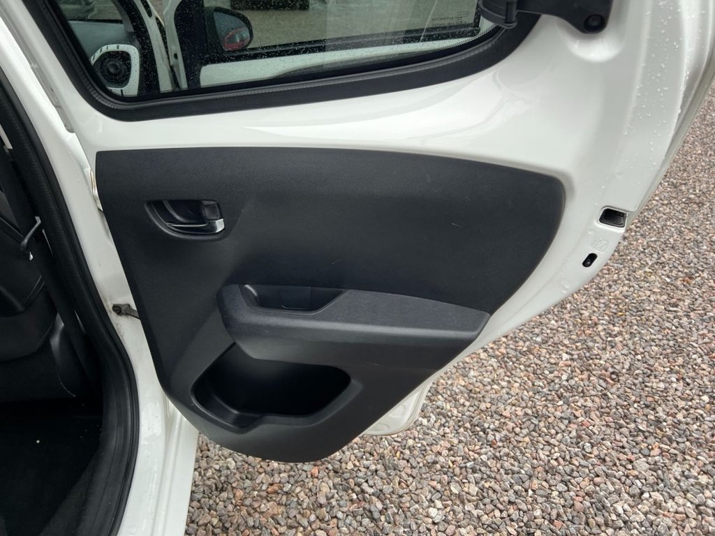 Used Peugeot 108 2014 for sale - 77384603: Photo 33
