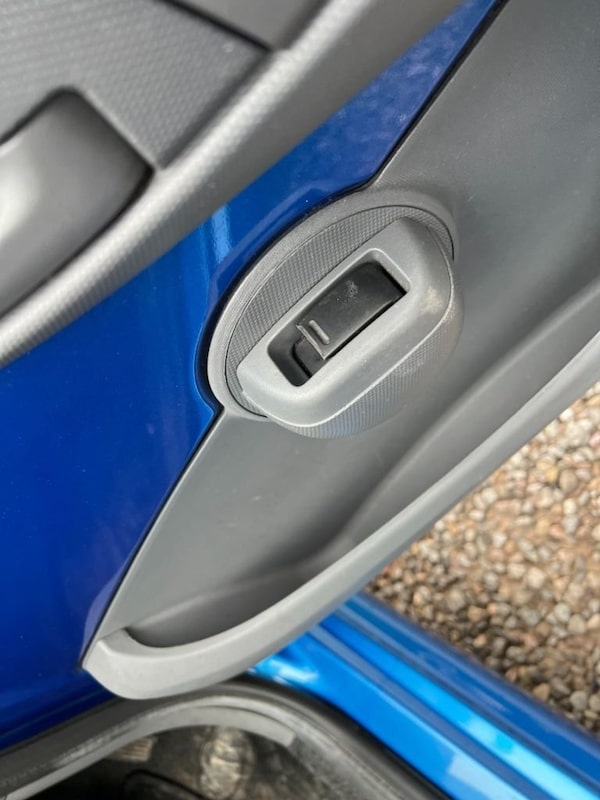 Used Peugeot 107 2011 for sale - 75654009: Photo 10