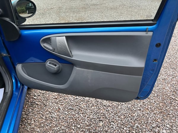Used Peugeot 107 2011 for sale - 75654009: Photo 17