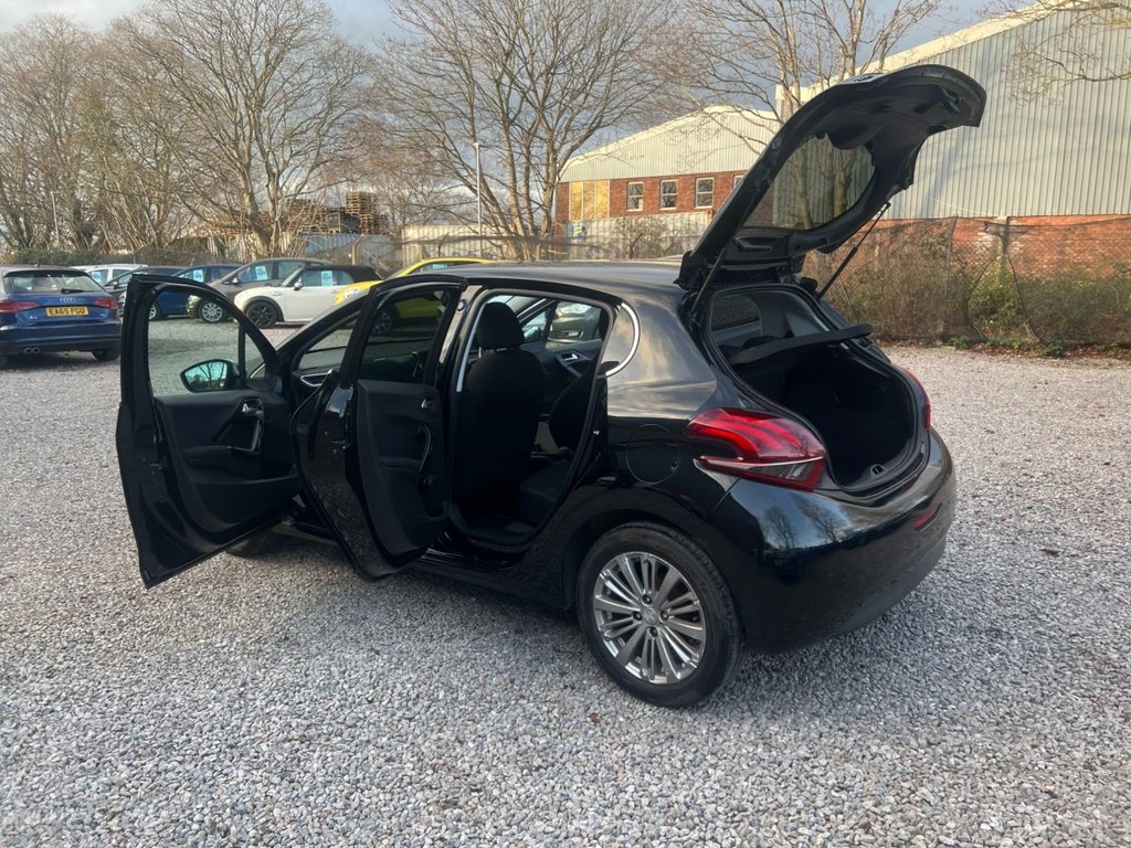 Used Peugeot 208 2018 for sale - 76910219: Photo 38