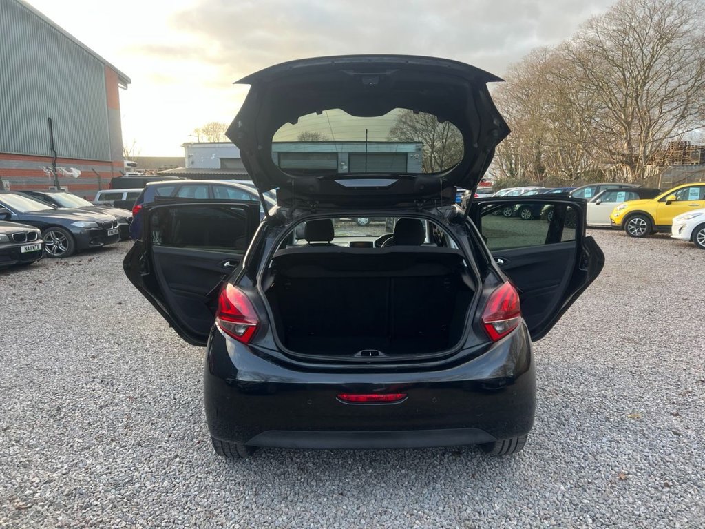 Used Peugeot 208 2018 for sale - 76910219: Photo 39