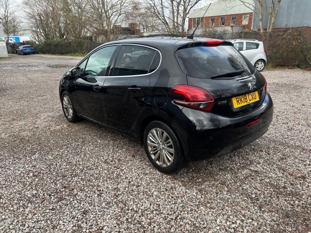 Used Peugeot 208 2018 for sale - 76910219: Photo 6