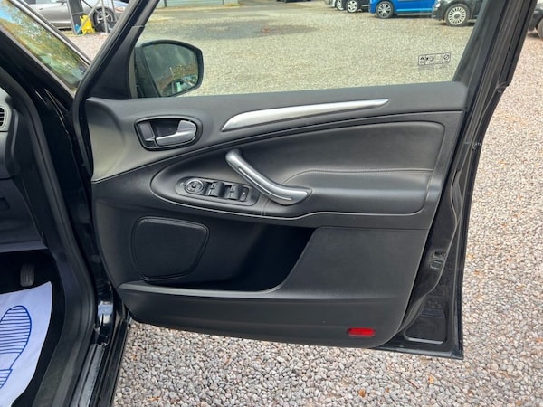 Used Ford S-Max 2013 for sale - 75642569: Photo 22