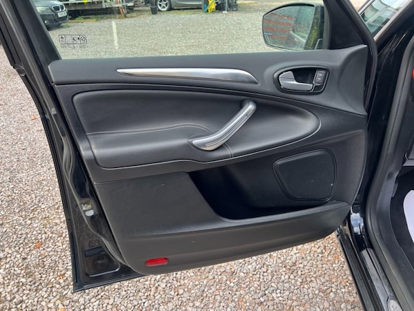 Used Ford S-Max 2013 for sale - 75642569: Photo 25