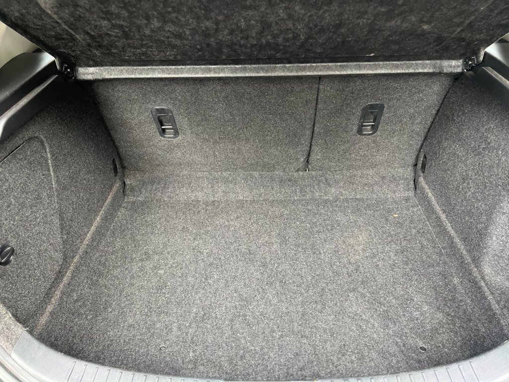 Used Mazda Mazda3 2010 for sale - 76417049: Photo 24