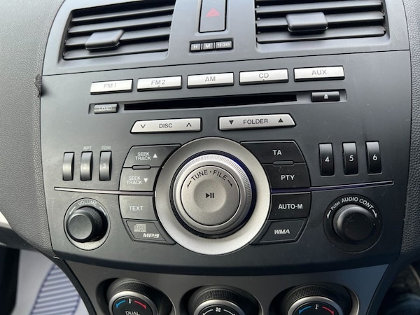 Used Mazda Mazda3 2010 for sale - 75619312: Photo 13