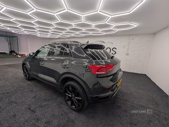 Used Volkswagen T-Roc 2022 for sale - 77082243: Photo