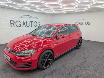 Volkswagen - Golf