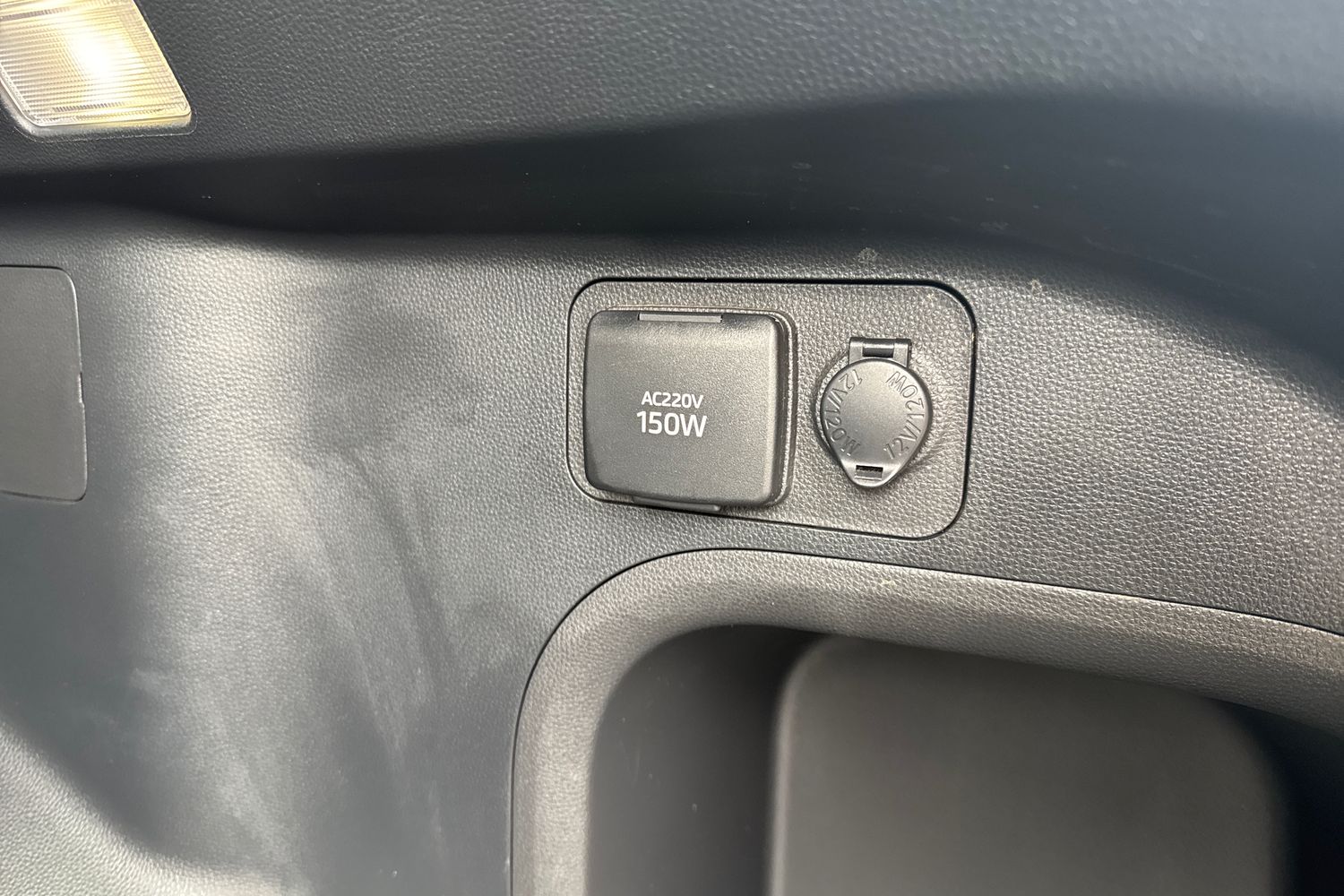 Used Toyota RAV4 2022 for sale - 76130704: Photo 30
