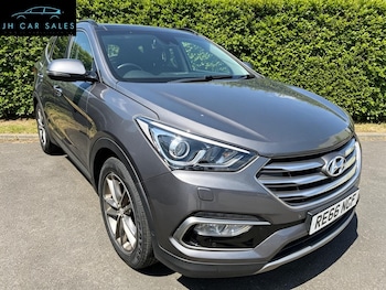 Used Hyundai Santa Fe 2017 for sale - 79352603: Photo