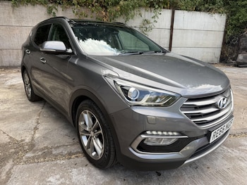 Used Hyundai Santa Fe 2017 for sale - 79352603: Photo
