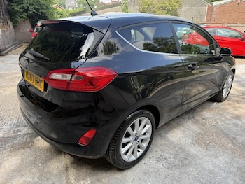 Used Ford Fiesta 2017 for sale - 79266896: Photo